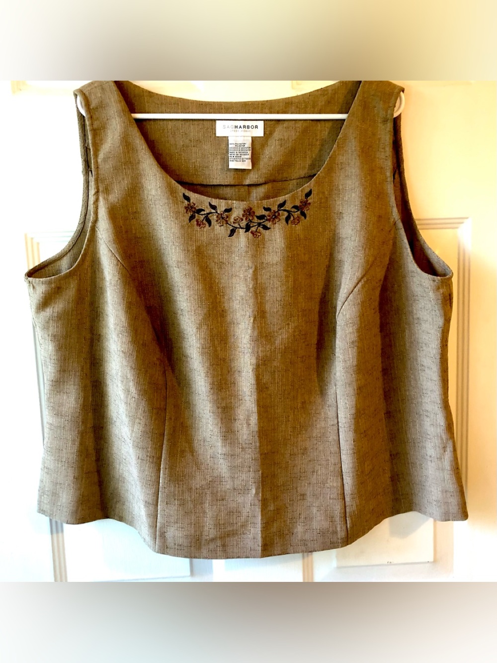 Sag Harbor Light Brown Embroidered Floral Detail Sleeveless Blouse Size 22W